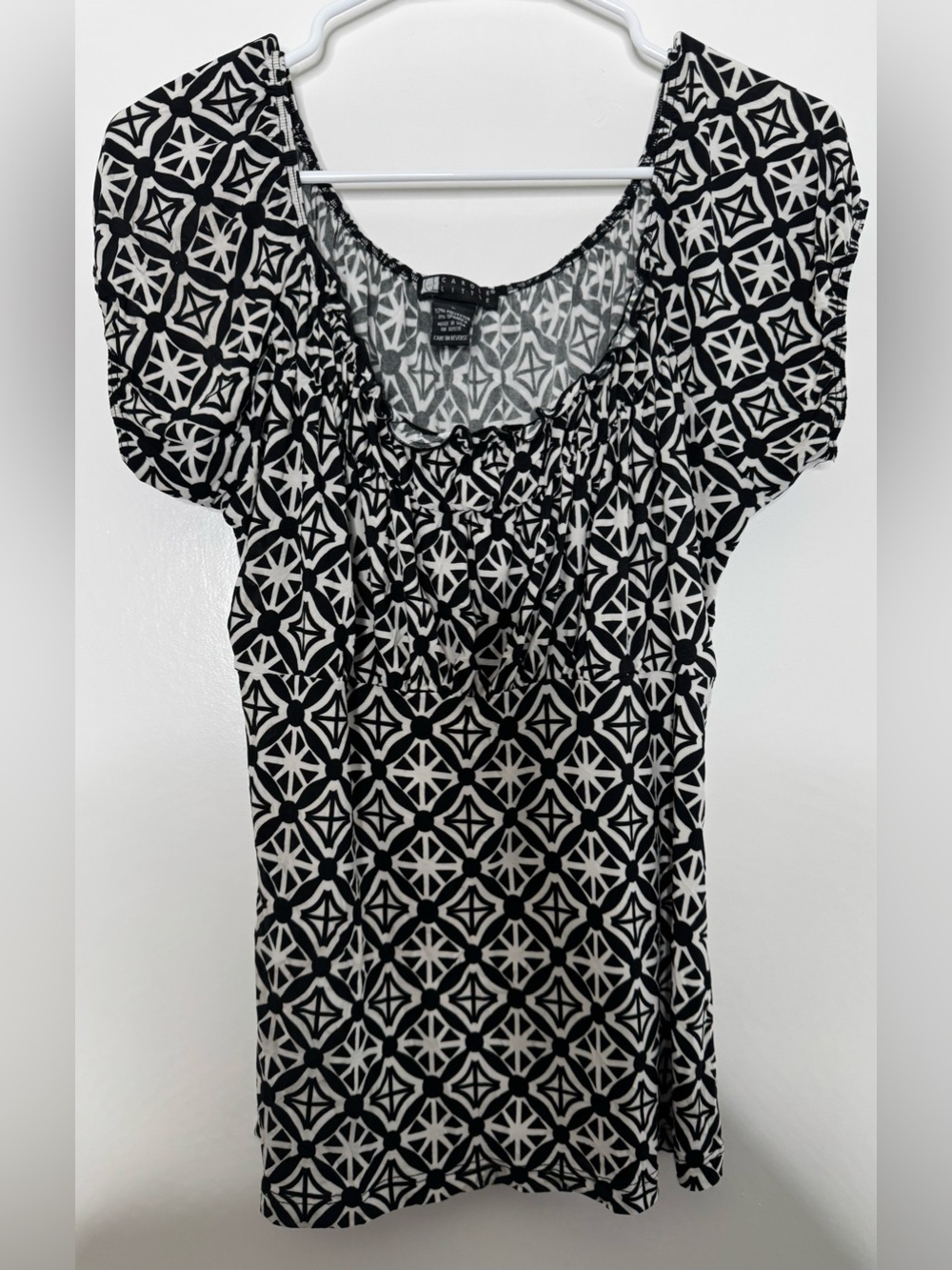 Carole Little Black and White Geometric Scoop Neck Top stretch sz LG